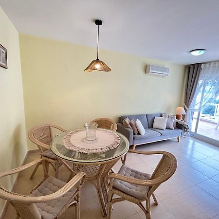 Sea Views Apartments Денія Екстер'єр фото
