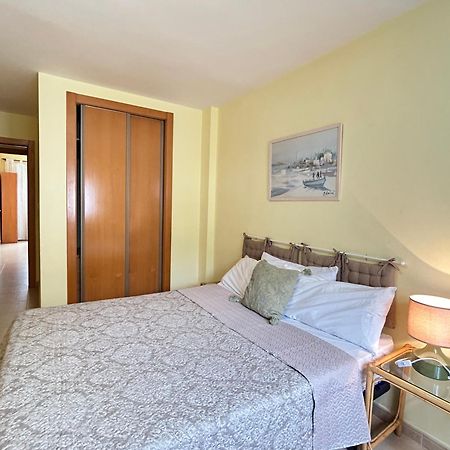 Sea Views Apartments Денія Екстер'єр фото