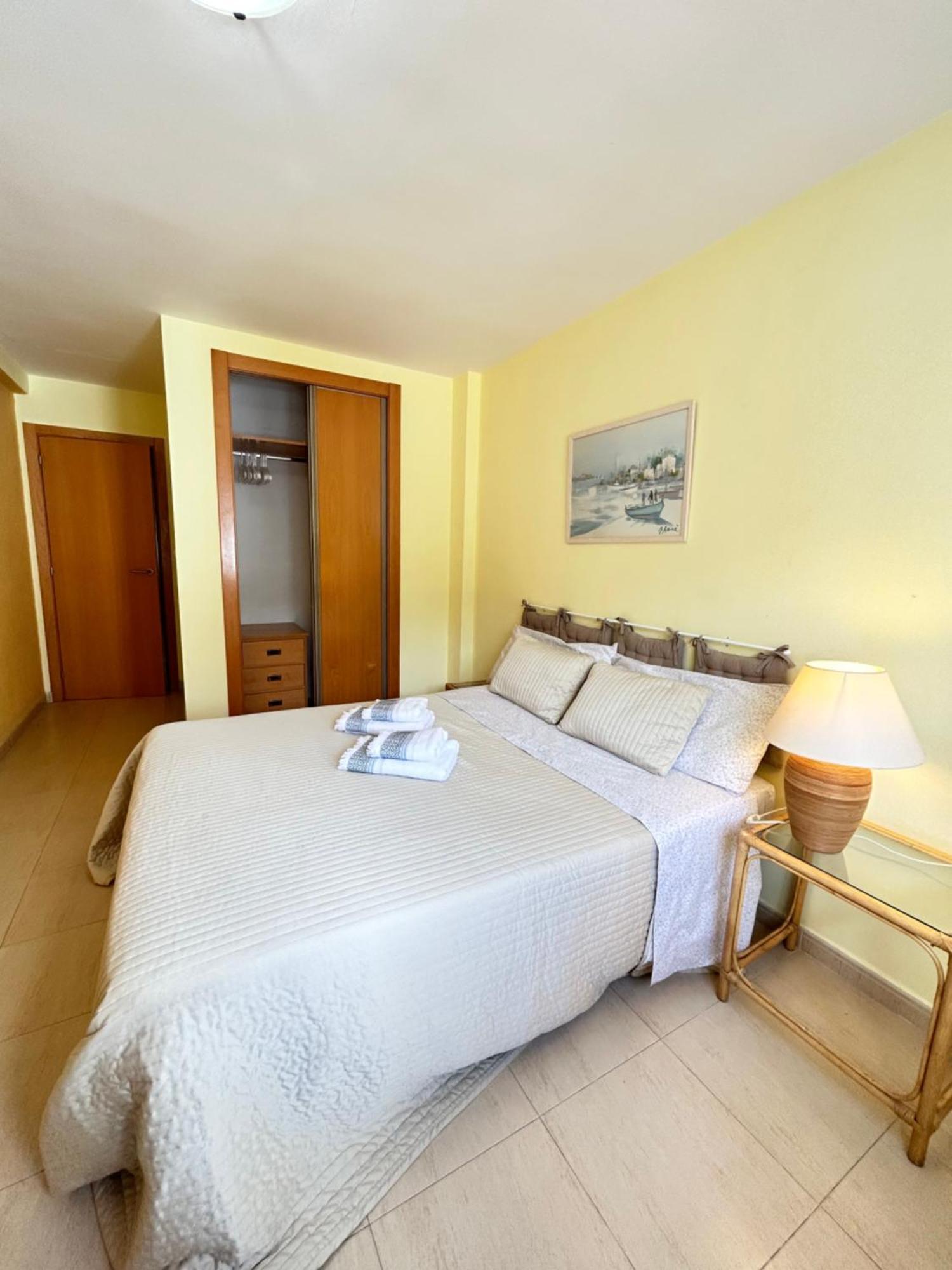 Sea Views Apartments Денія Екстер'єр фото