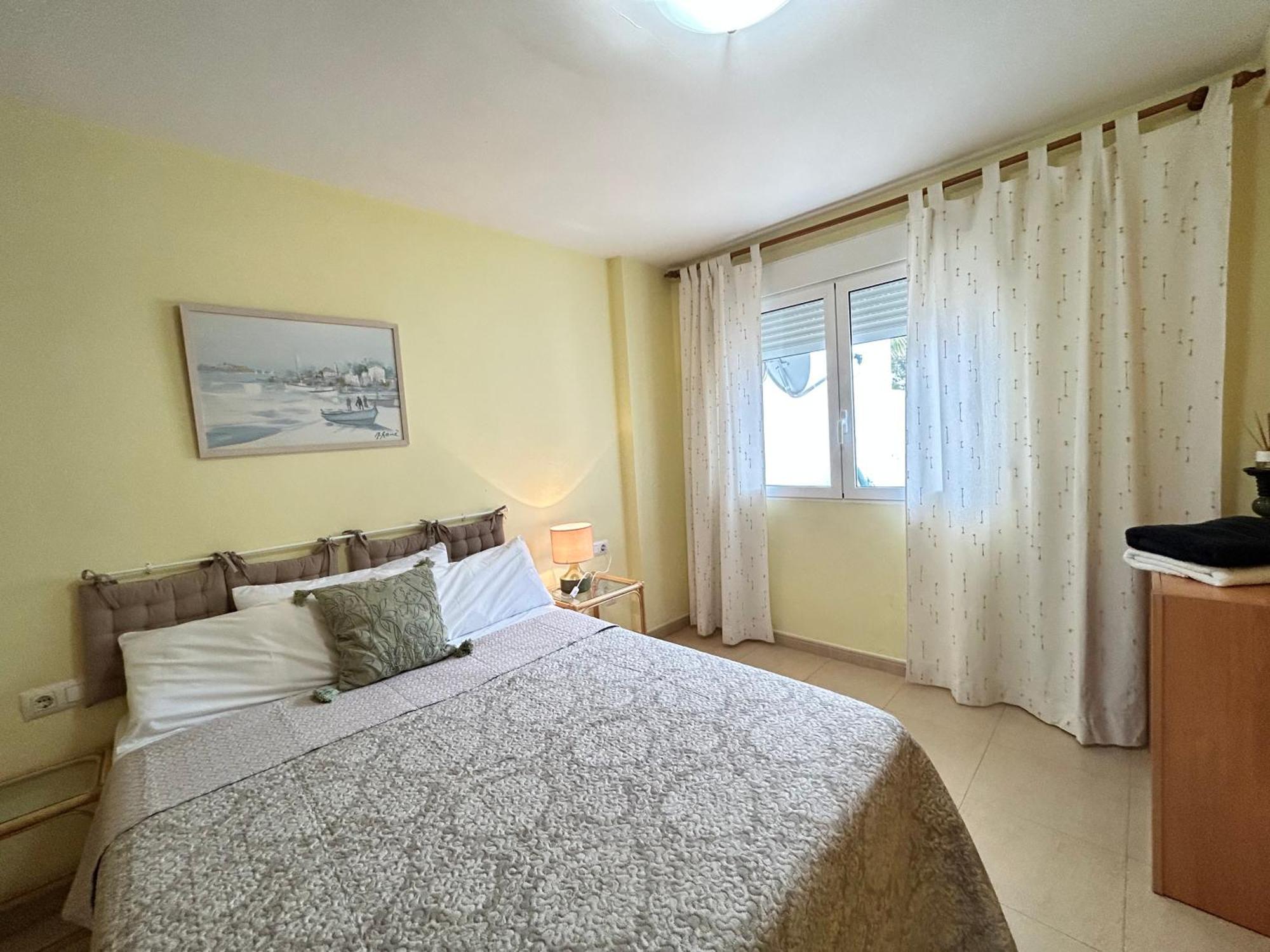 Sea Views Apartments Денія Екстер'єр фото